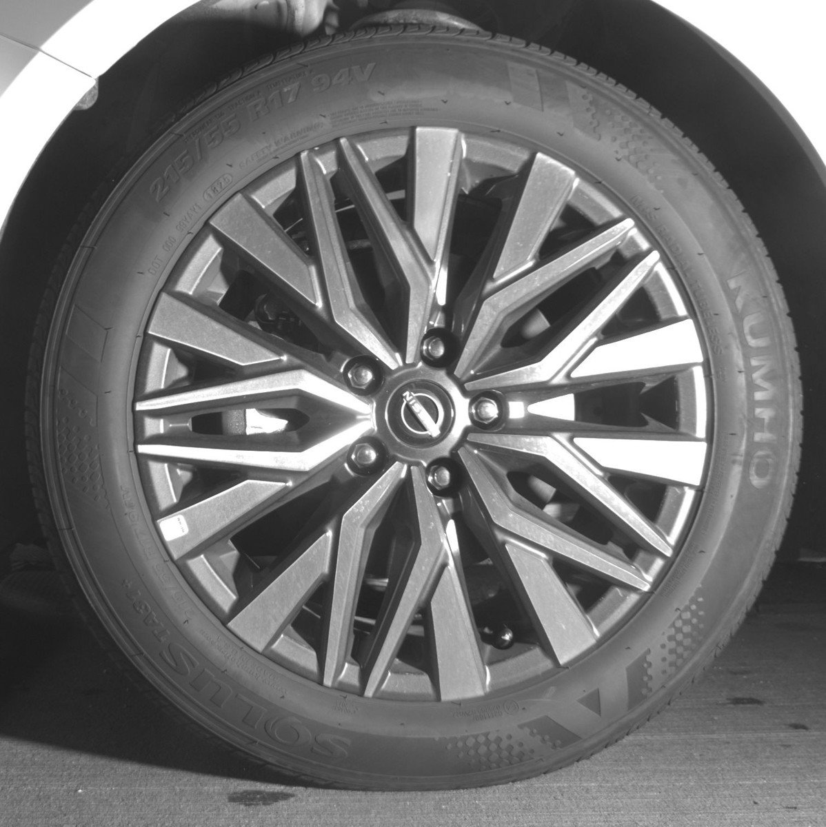 Used 2025 Nissan Altima 2.5 SV FWD image 12