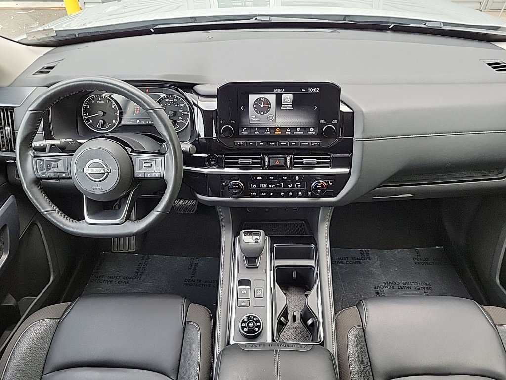 Used 2025 Nissan Pathfinder SL AWD/4WD image 23
