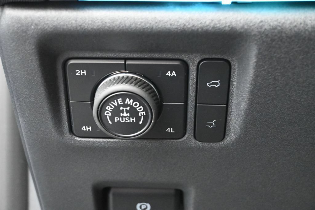 Used 2025 Ford Expedition Tremor AWD/4WD image 19