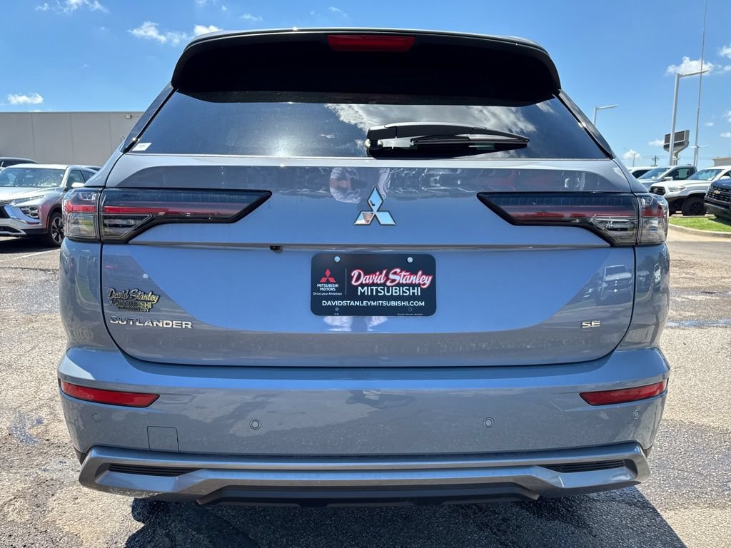 New 2026 Mitsubishi Outlander SE FWD image 5