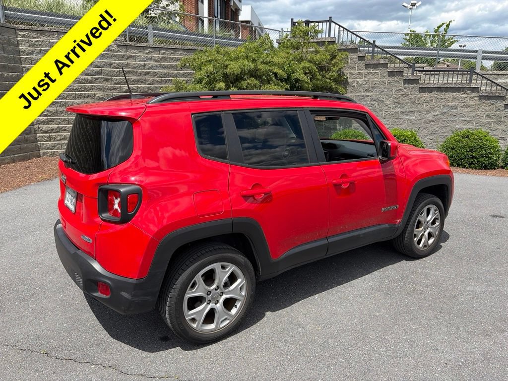 Used 2019 Jeep Renegade Latitude w/ Cold Weather Group AWD/4WD image 9