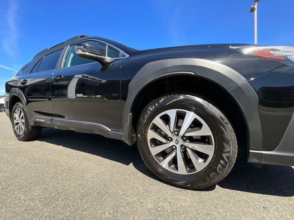 Certified 2025 Subaru Outback Premium AWD/4WD image 10