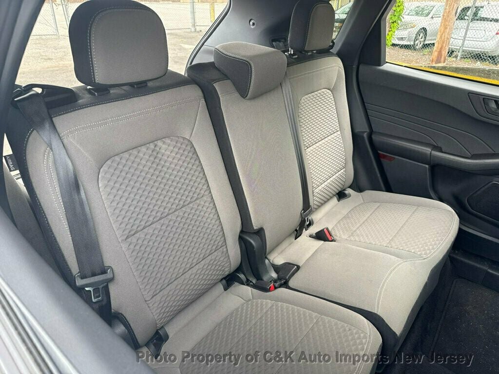 Used 2022 Ford Escape SE AWD/4WD image 17