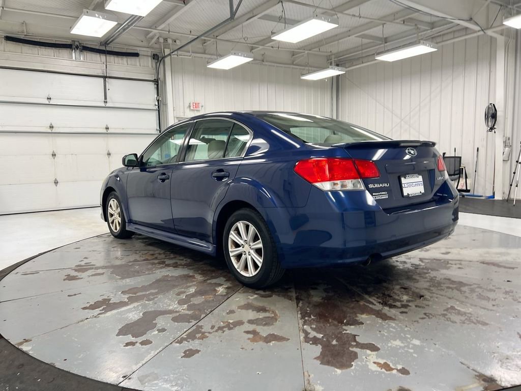 Used 2011 Subaru Legacy 2.5i Premium w/ All-Weather Pkg AWD/4WD image 4