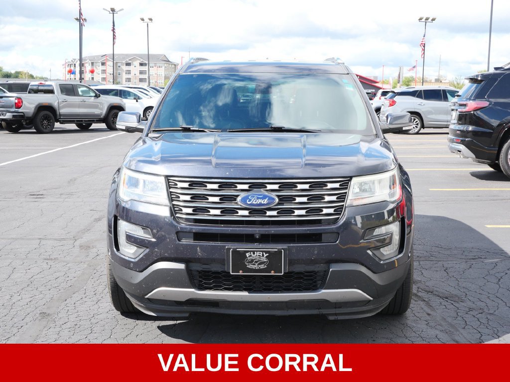 Used 2017 Ford Explorer Limited w/ Equipment Group 301A AWD/4WD image 3