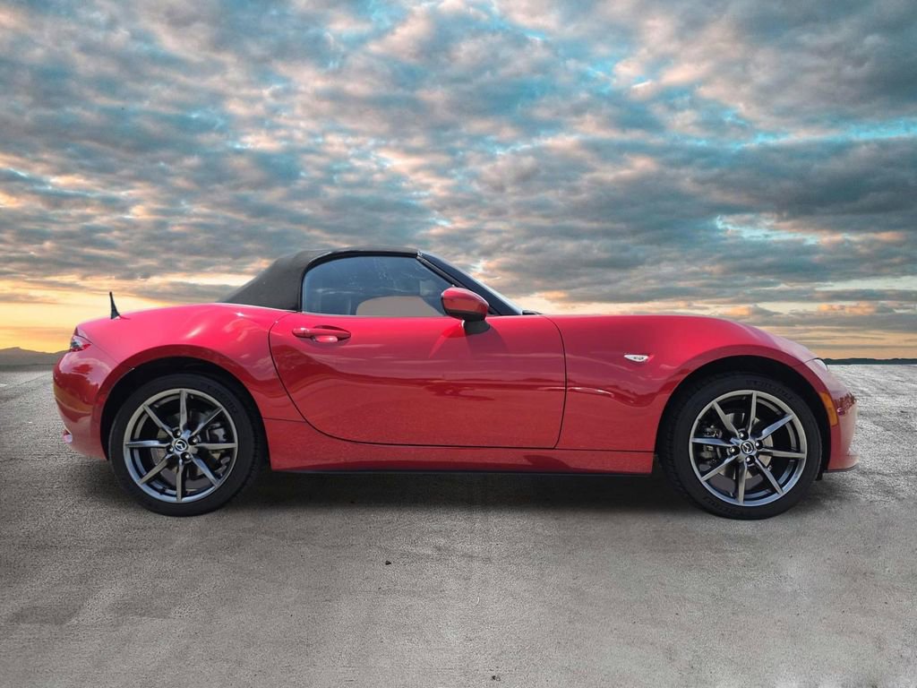 Used 2016 MAZDA MX-5 Miata Grand Touring RWD image 9