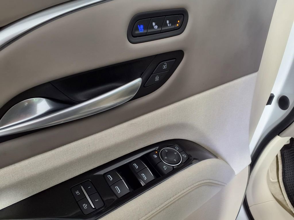 Used 2022 Cadillac Escalade Premium Luxury Platinum RWD image 26