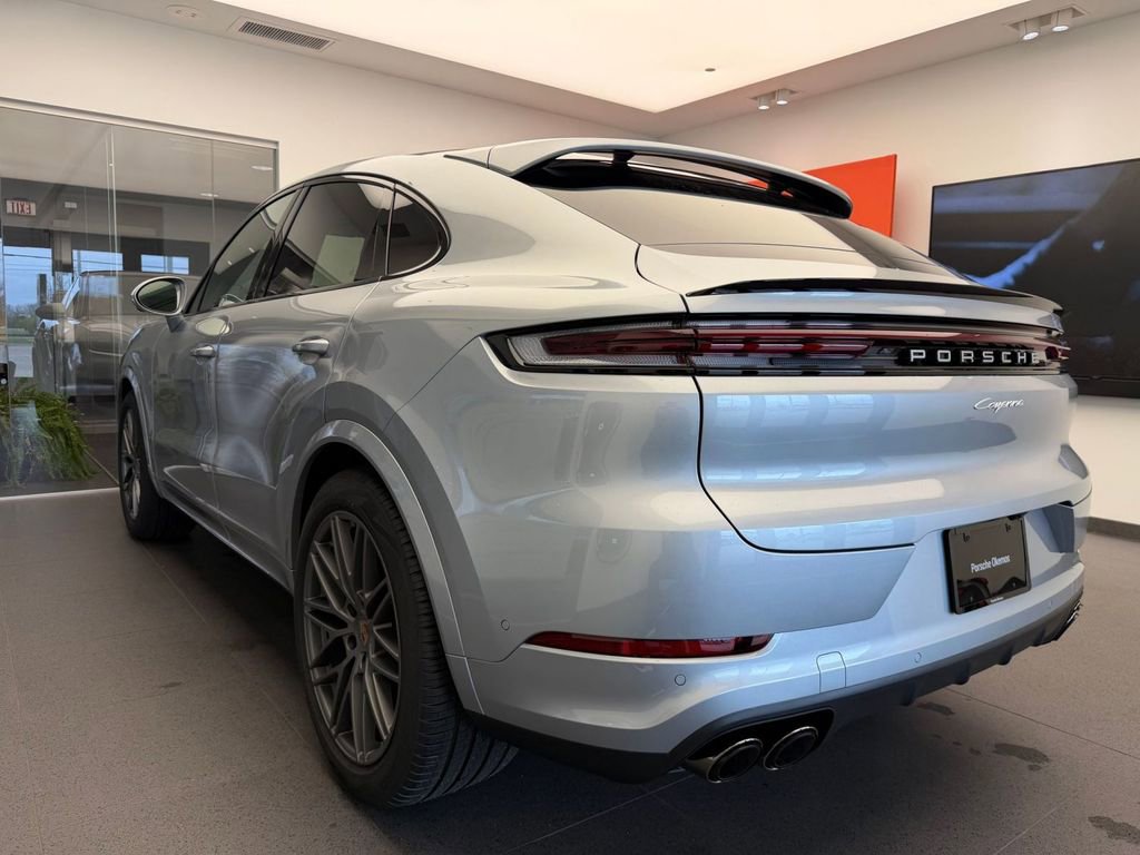 New 2026 Porsche Cayenne Coupe AWD/4WD image 3