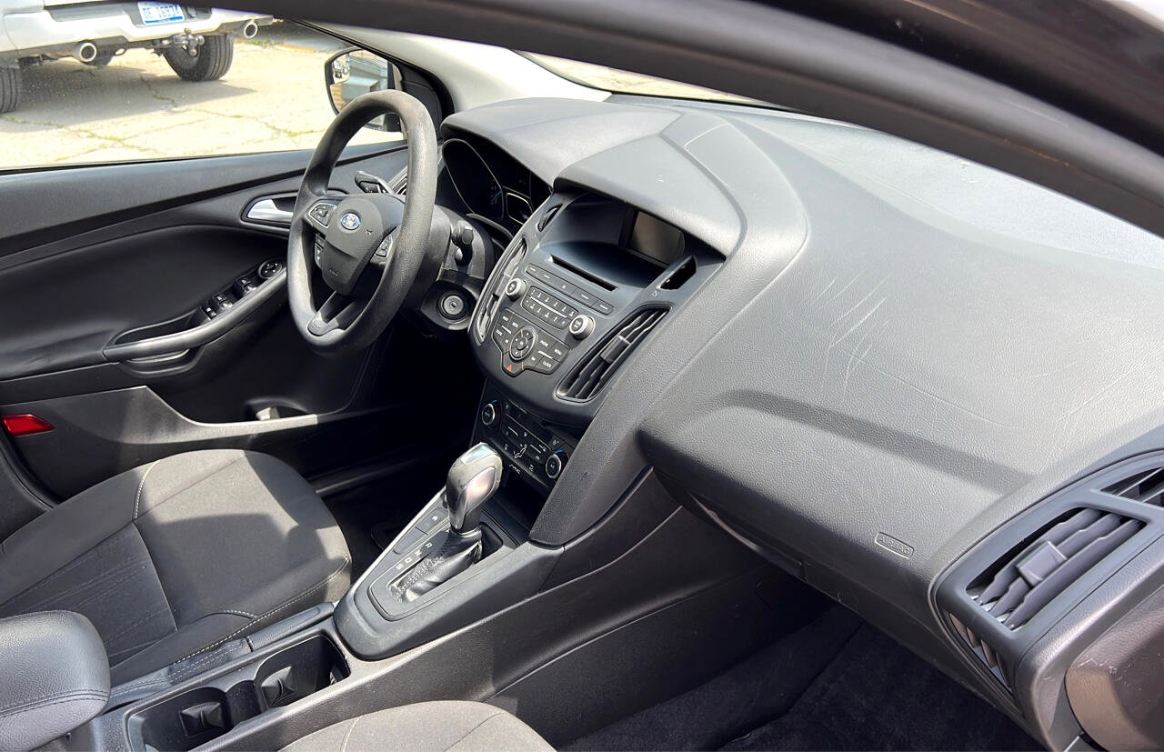 Used 2016 Ford Focus SE image 12