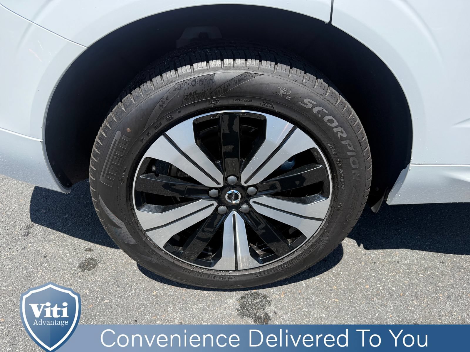 Certified 2025 Volvo XC60 T8 Plus w/ Protection Package Premier AWD/4WD image 14