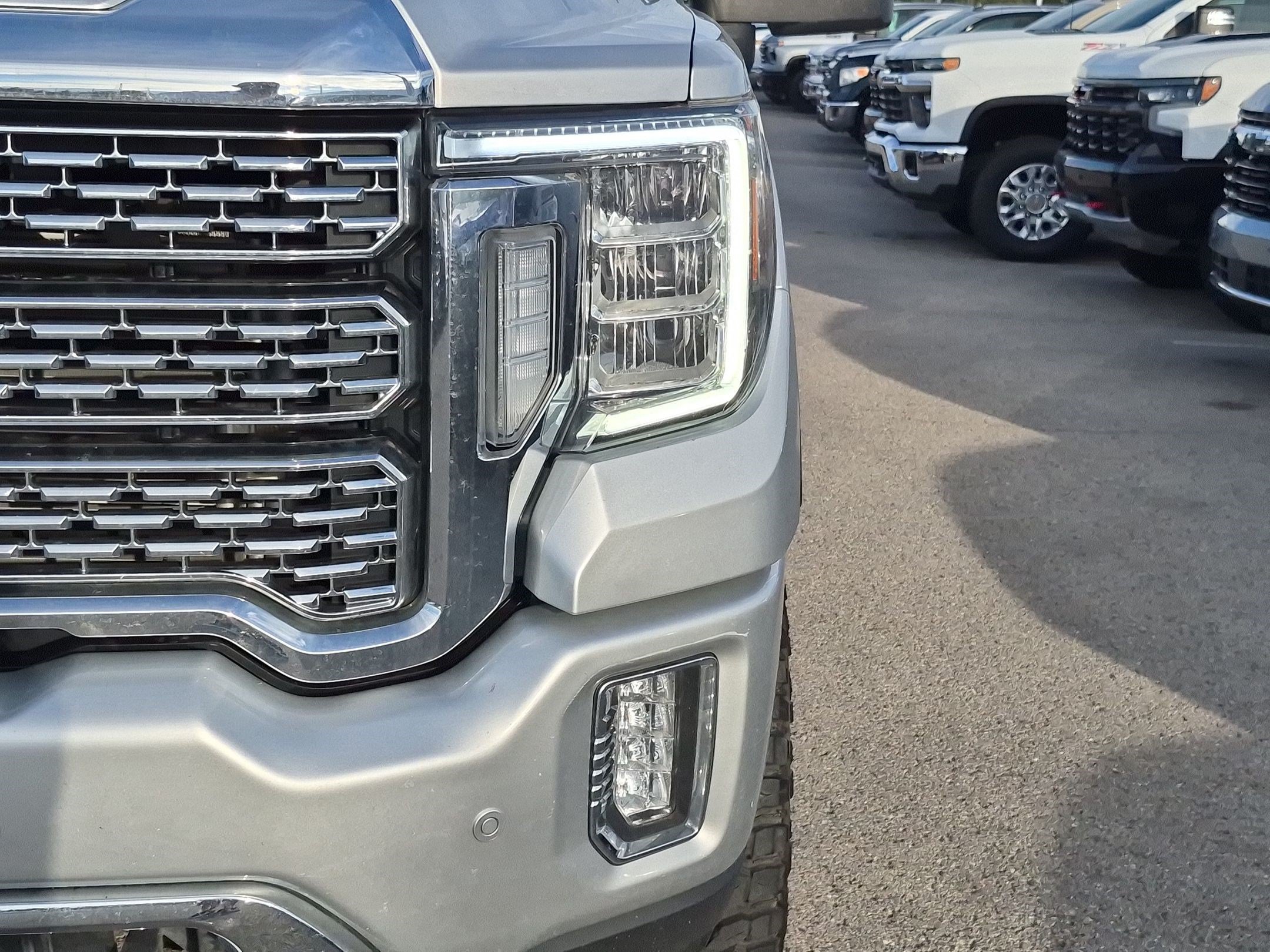 Used 2021 GMC Sierra 2500 Denali w/ Denali Ultimate Package AWD/4WD image 10