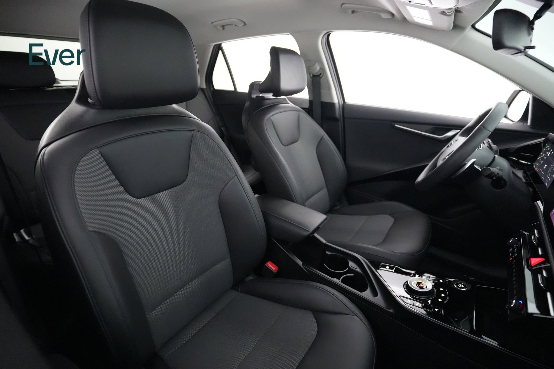 Used 2025 Kia Niro Wind w/ Wind Preserve Package FWD image 23