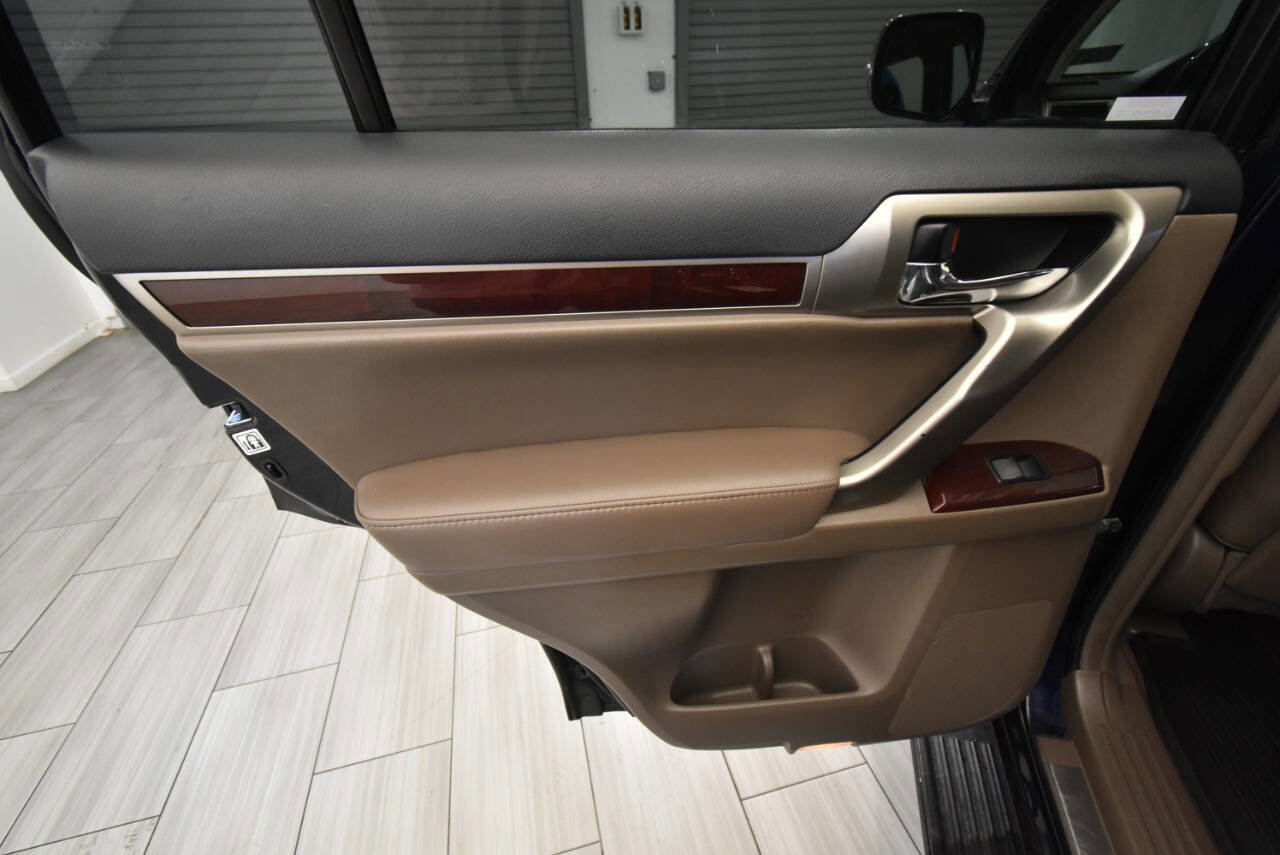 Used 2017 Lexus GX 460 Premium image 14