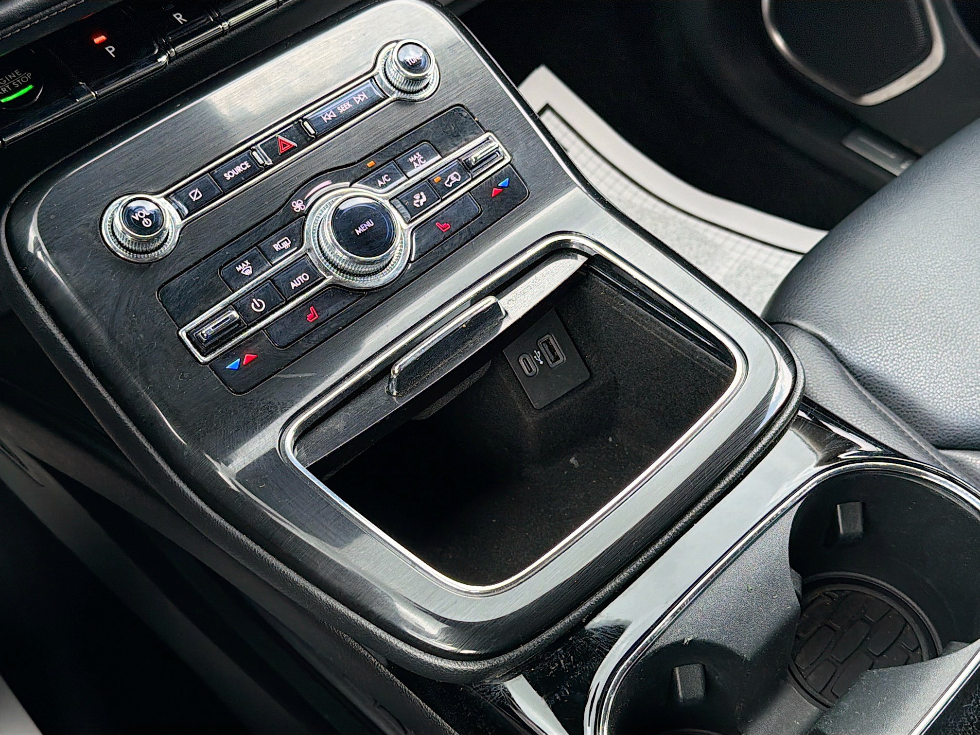 Used 2022 Lincoln Nautilus FWD w/ Premium Package image 28