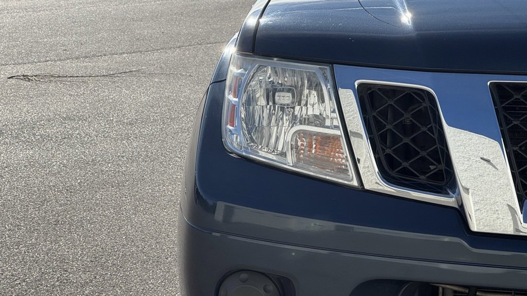 Used 2019 Nissan Frontier SV image 4