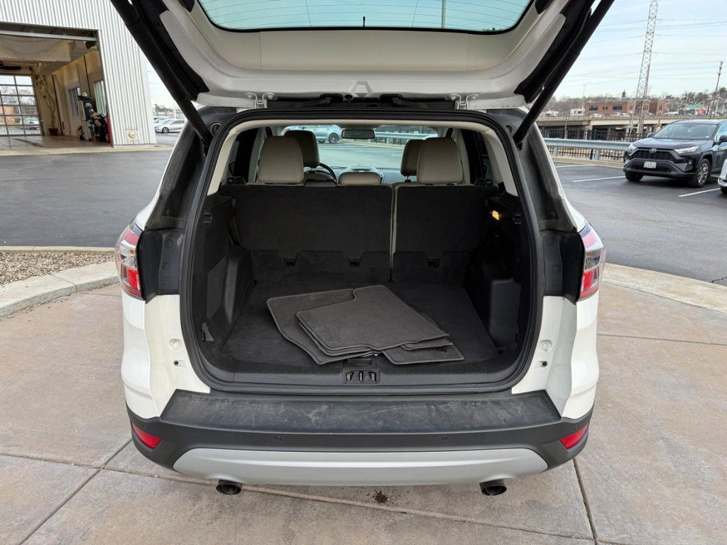 Used 2017 Ford Escape Titanium image 8