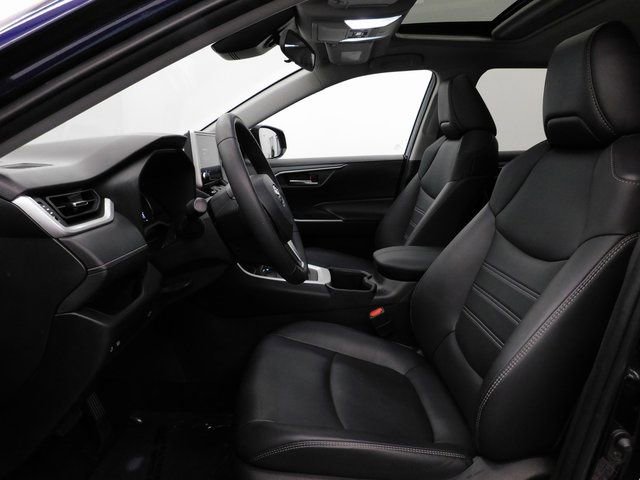Used 2023 Toyota RAV4 XLE Premium image 21
