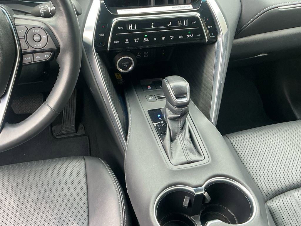 Used 2024 Toyota Venza Limited image 19