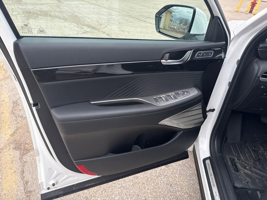 Used 2024 Hyundai Palisade Calligraphy image 15