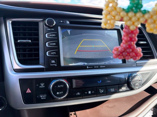 Used 2018 Toyota Highlander Limited AWD/4WD image 15