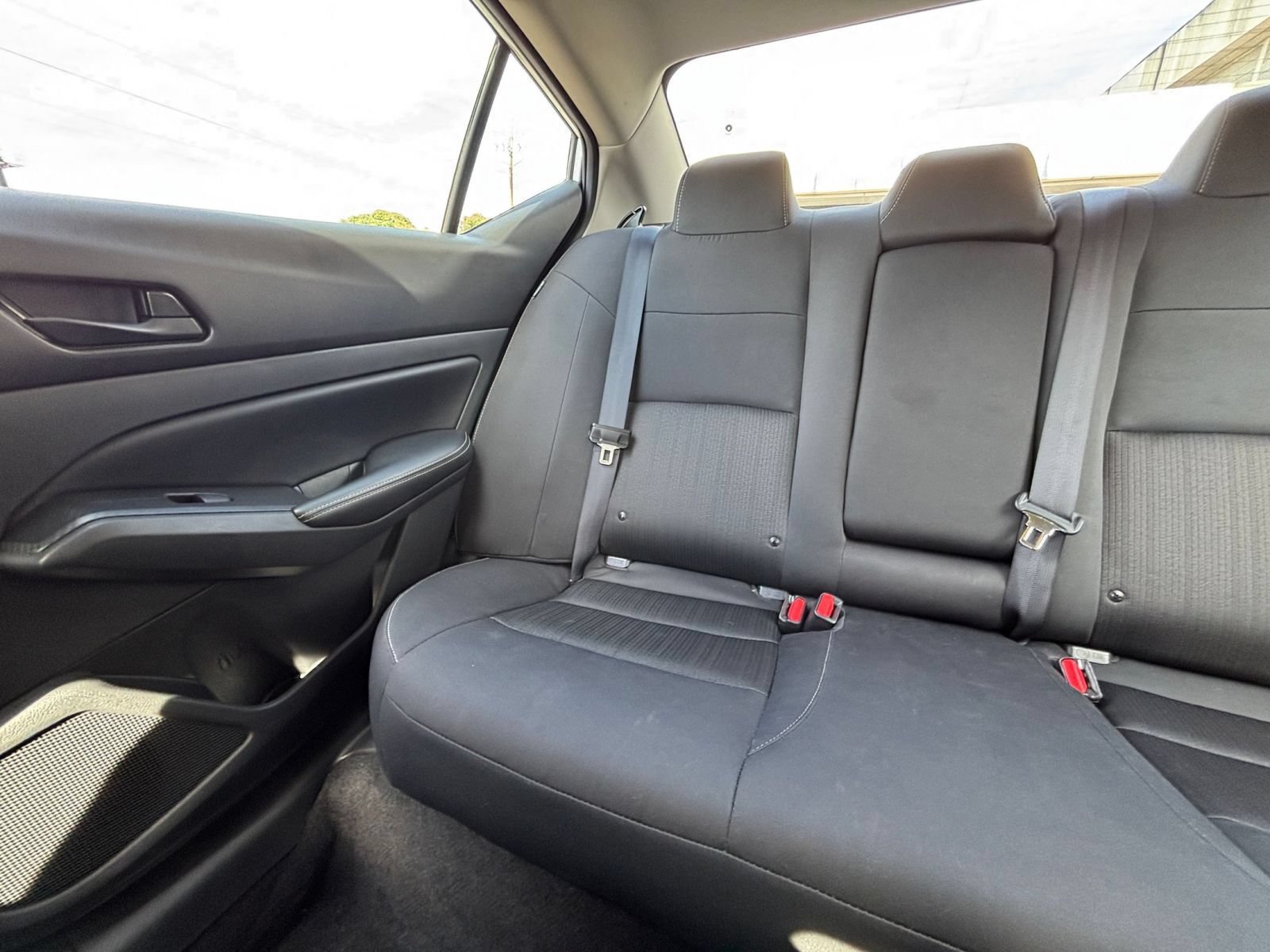 Used 2025 Nissan Altima 2.5 SV FWD image 40