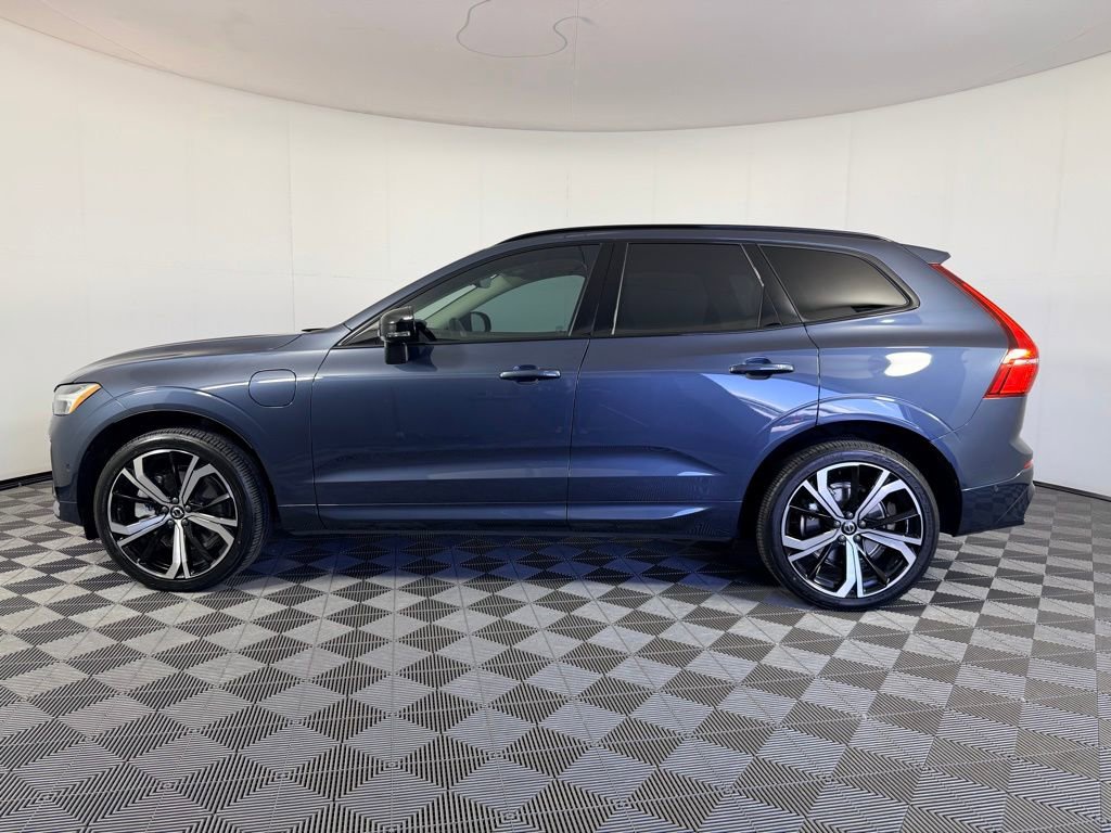 Used 2025 Volvo XC60 T8 Ultra w/ Protection Package Premier image 9