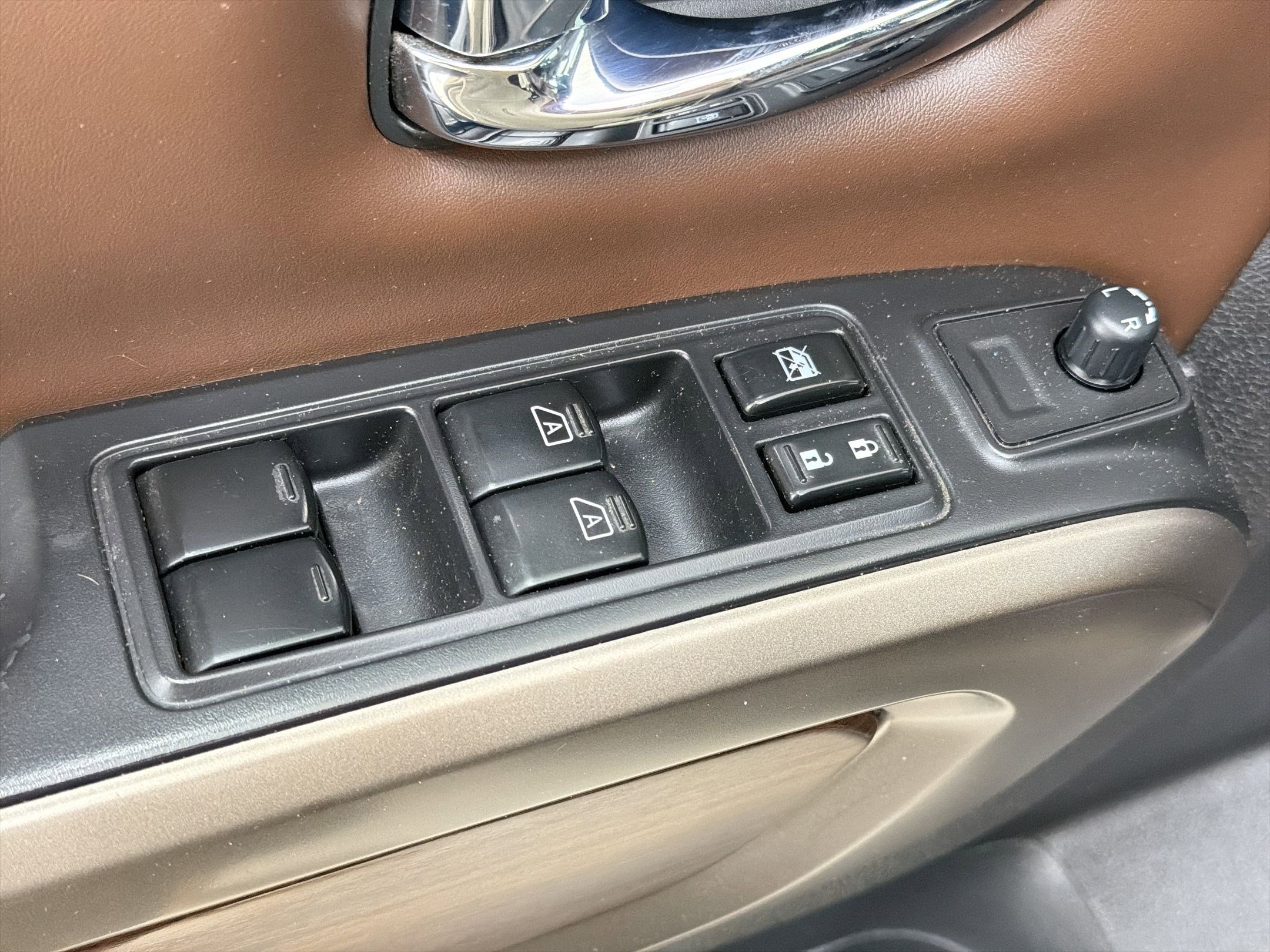 Used 2021 Nissan Titan Platinum Reserve w/ Off Road Protection Package AWD/4WD image 13