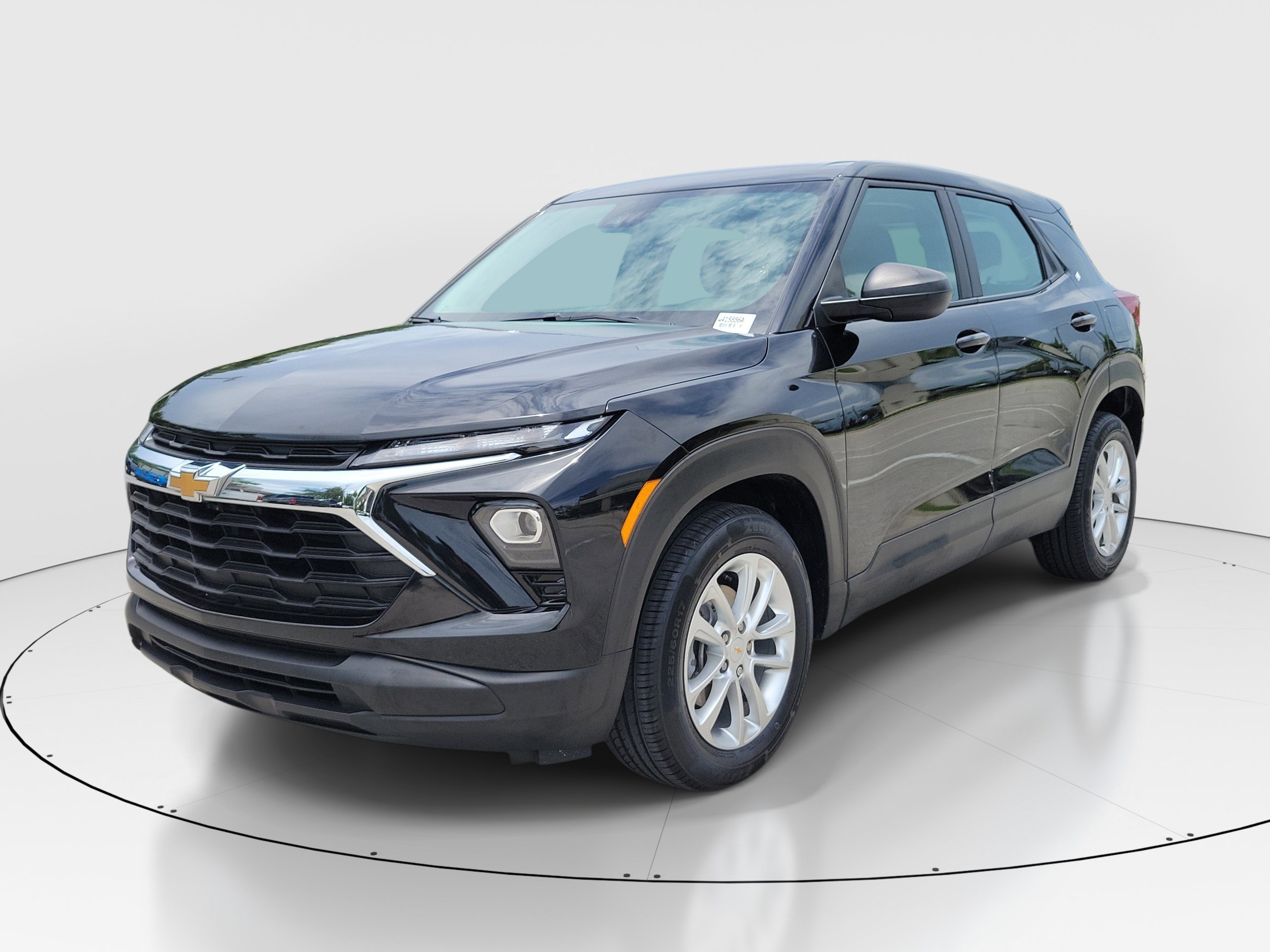 Used 2025 Chevrolet TrailBlazer LS FWD image 3