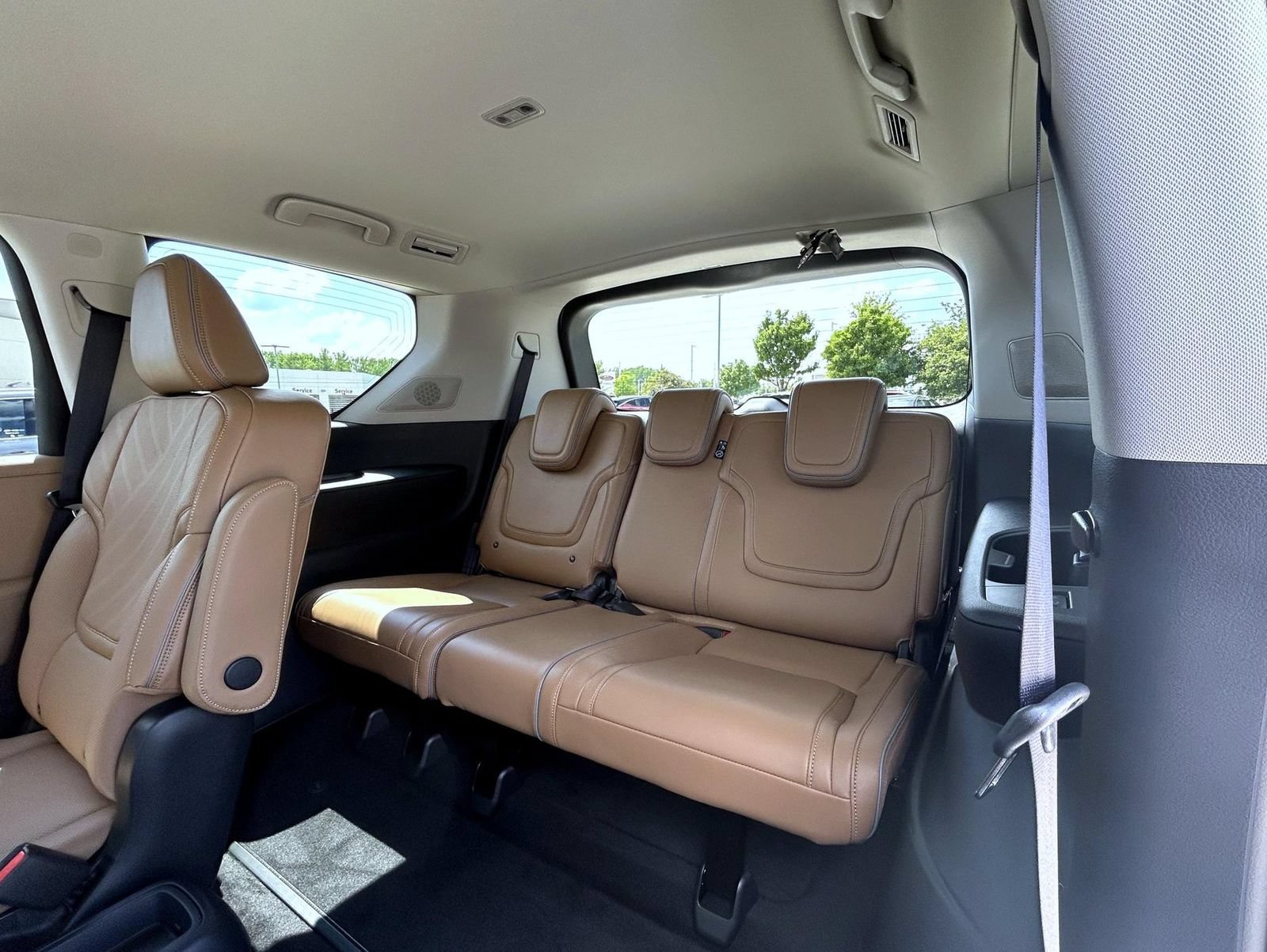 New 2027 INFINITI QX80 Luxe w/ Cargo Package AWD/4WD image 20