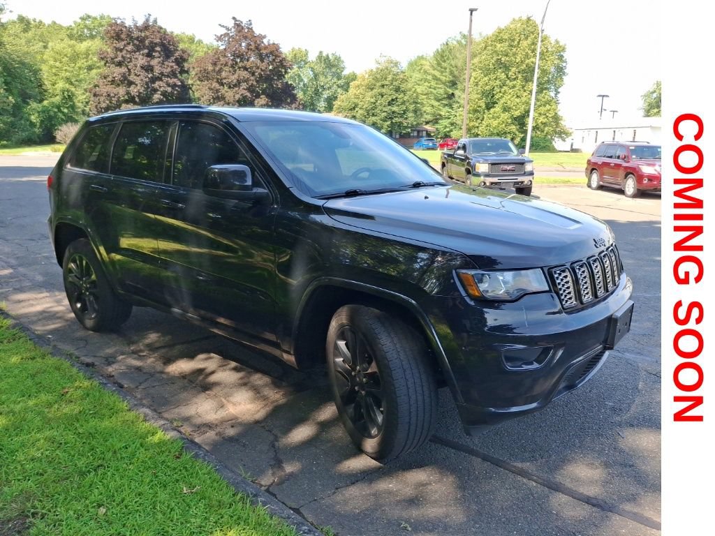 Used 2019 Jeep Grand Cherokee Altitude AWD/4WD image 4