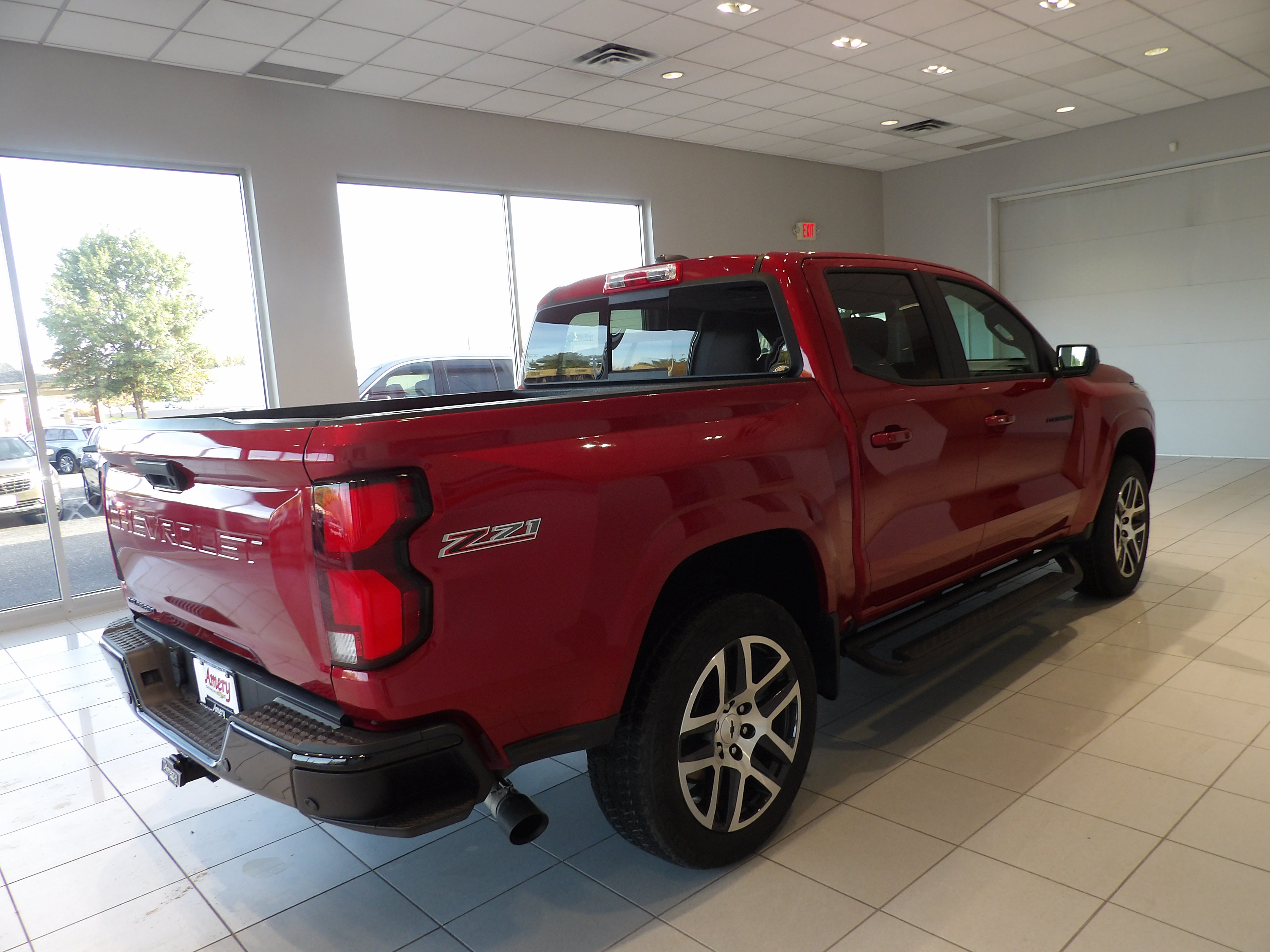 Used 2023 Chevrolet Colorado Z71 w/ Z71 Convenience Package 2 AWD/4WD image 4
