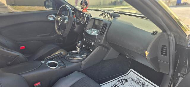 Used 2011 Nissan 370Z Touring w/ Sport Pkg image 16