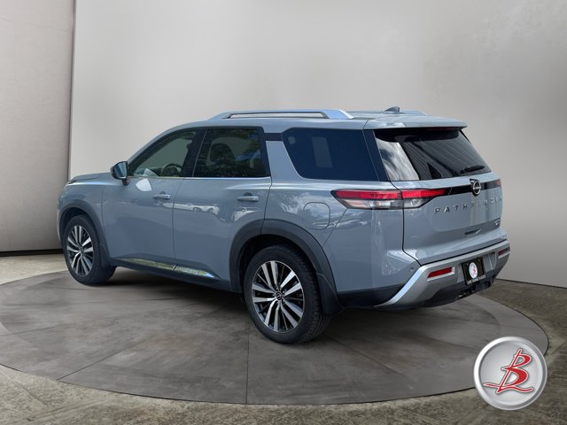 Used 2022 Nissan Pathfinder Platinum w/ Cargo Package AWD/4WD image 5