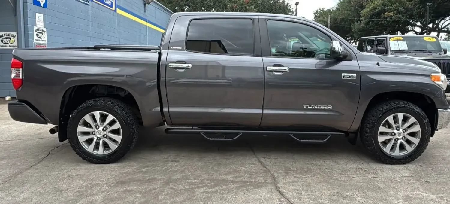 Used 2017 Toyota Tundra Limited w/ Limited Premium Package AWD/4WD image 8
