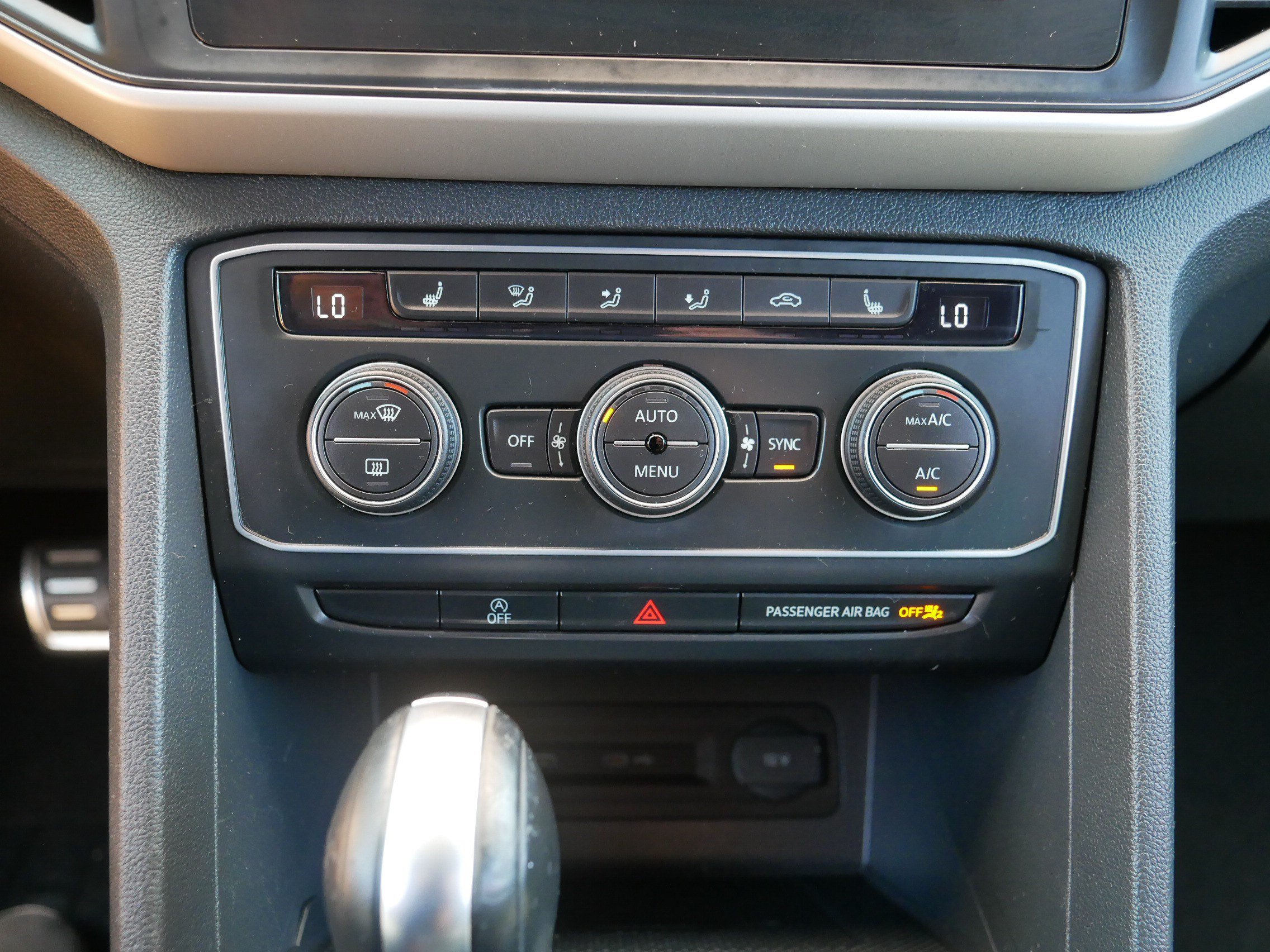 Used 2021 Volkswagen Atlas Cross Sport SE w/ Panoramic Sunroof Package AWD/4WD image 23