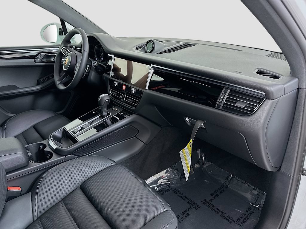 New 2026 Porsche Macan AWD/4WD image 31