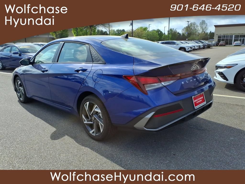 New 2025 Hyundai Elantra Sport FWD image 3
