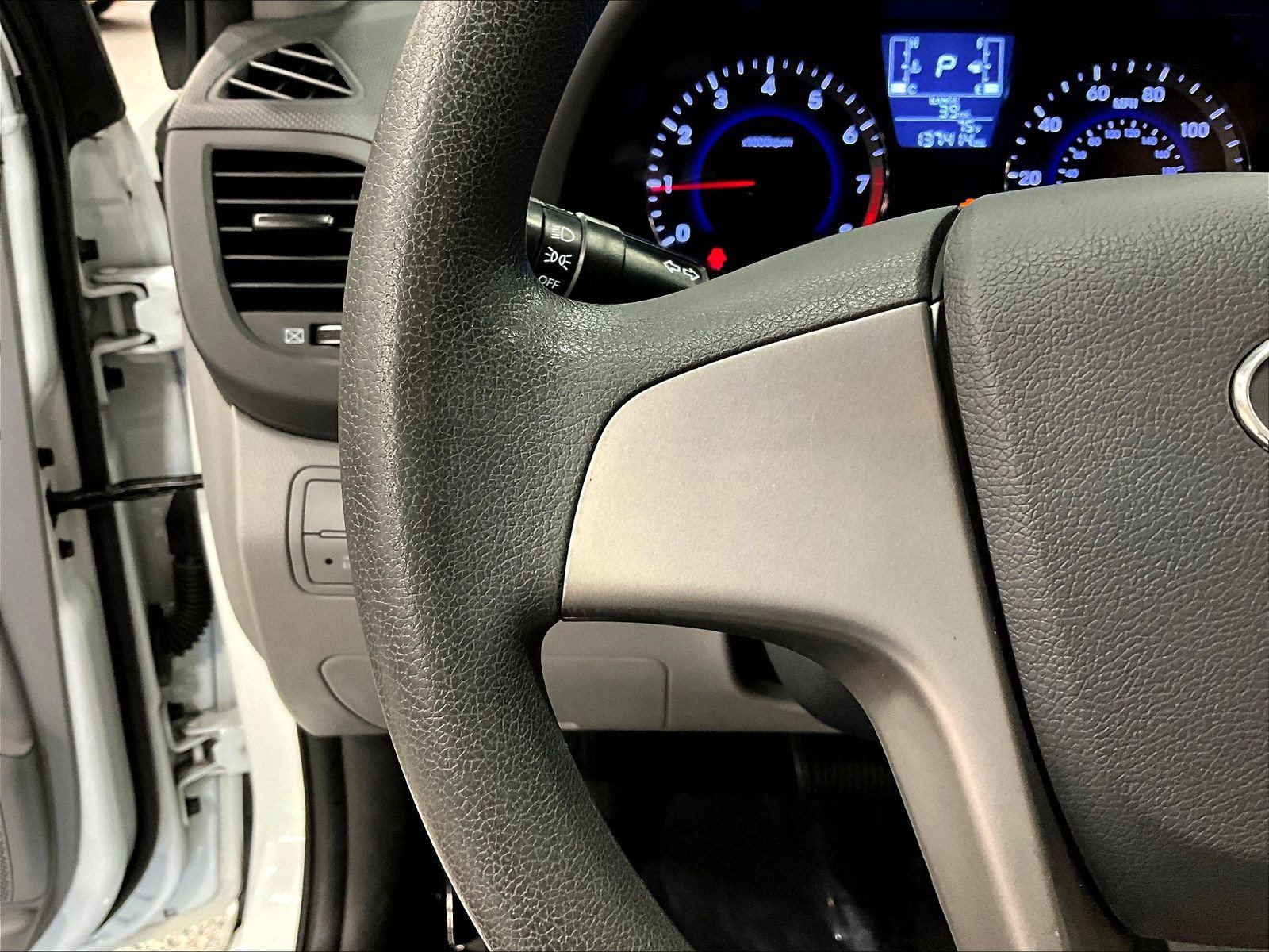 Used 2015 Hyundai Accent GLS FWD image 11
