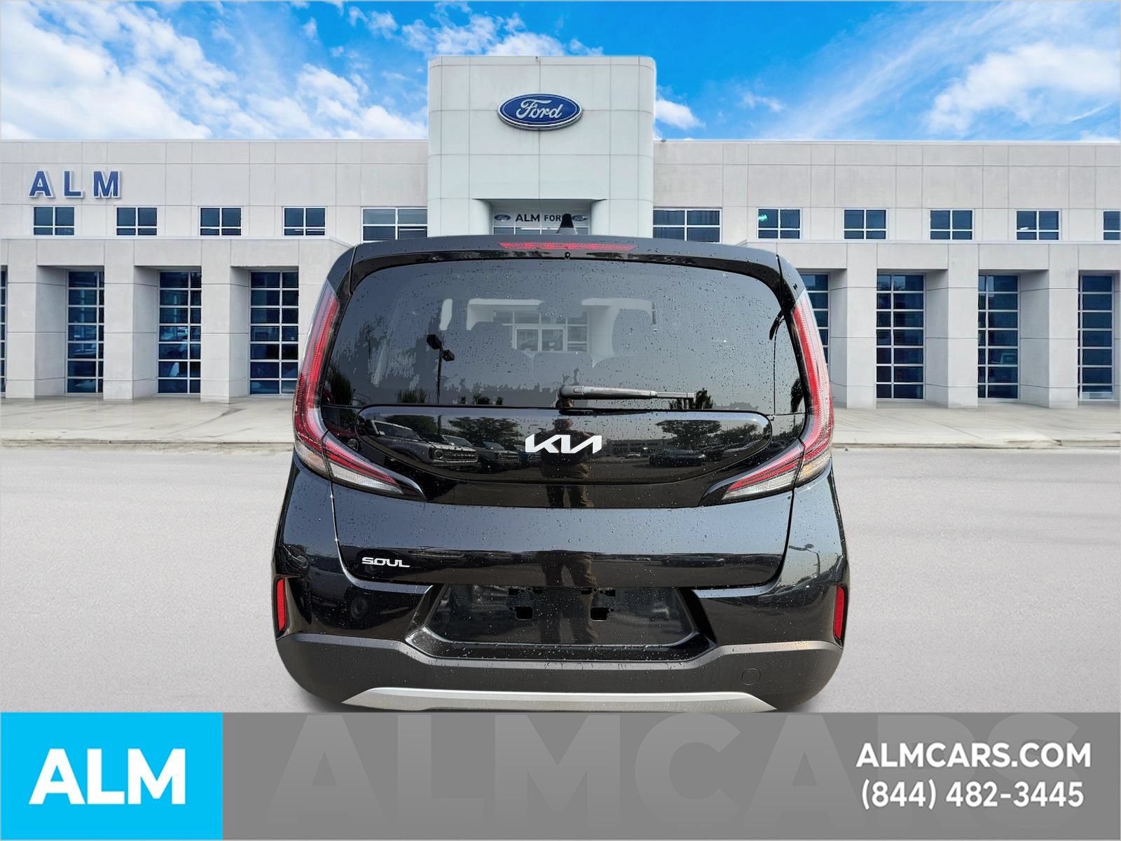Used 2025 Kia Soul LX w/ LX Technology Package FWD image 8