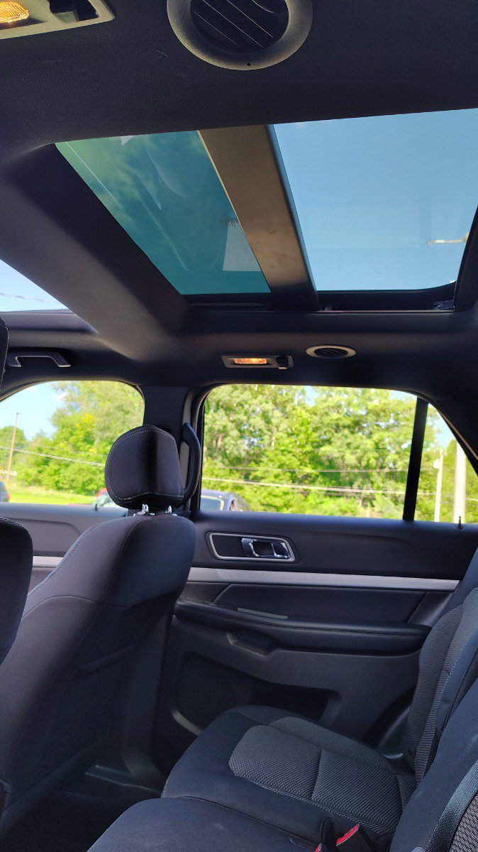 Used 2017 Ford Explorer XLT w/ Equipment Group 201A FWD image 26