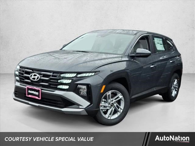 Certified 2025 Hyundai Tucson SE image 1