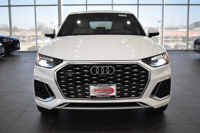 Used 2023 Audi Q5 2.0T Premium w/ Convenience Package image 7