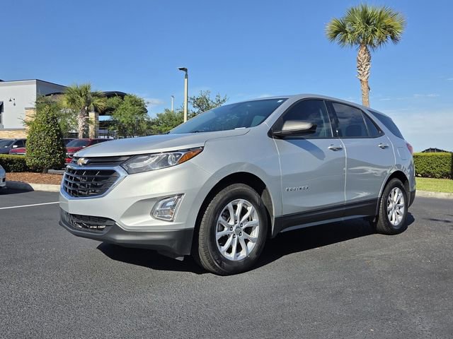 Used 2018 Chevrolet Equinox LS FWD image 2