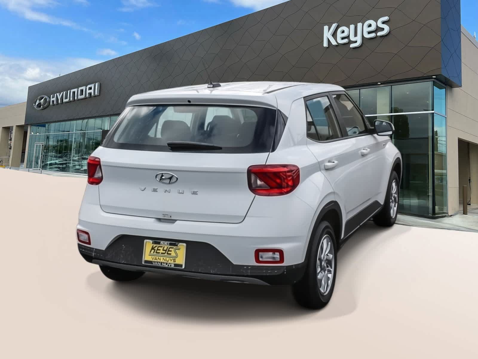 Certified 2026 Hyundai Venue SE FWD image 4