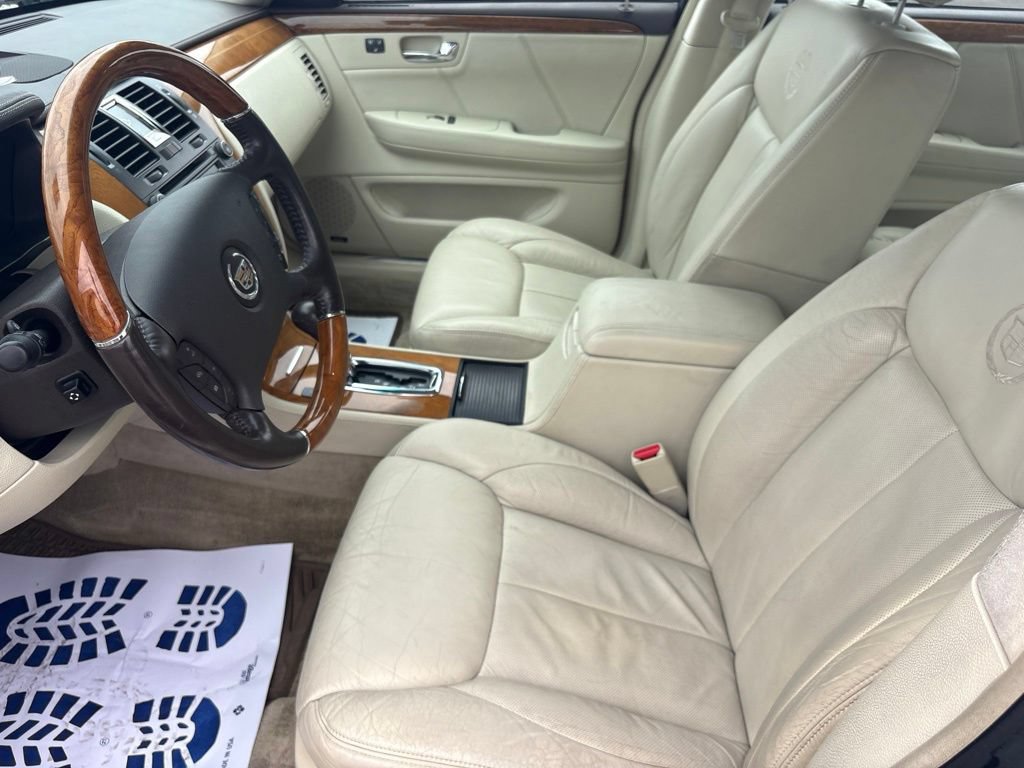 Used 2011 Cadillac DTS Platinum FWD image 17