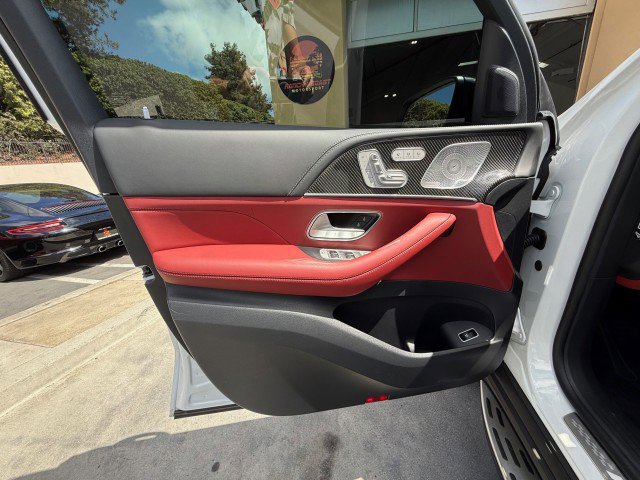 Used 2025 Mercedes-Benz GLS 63 AMG 4MATIC image 12
