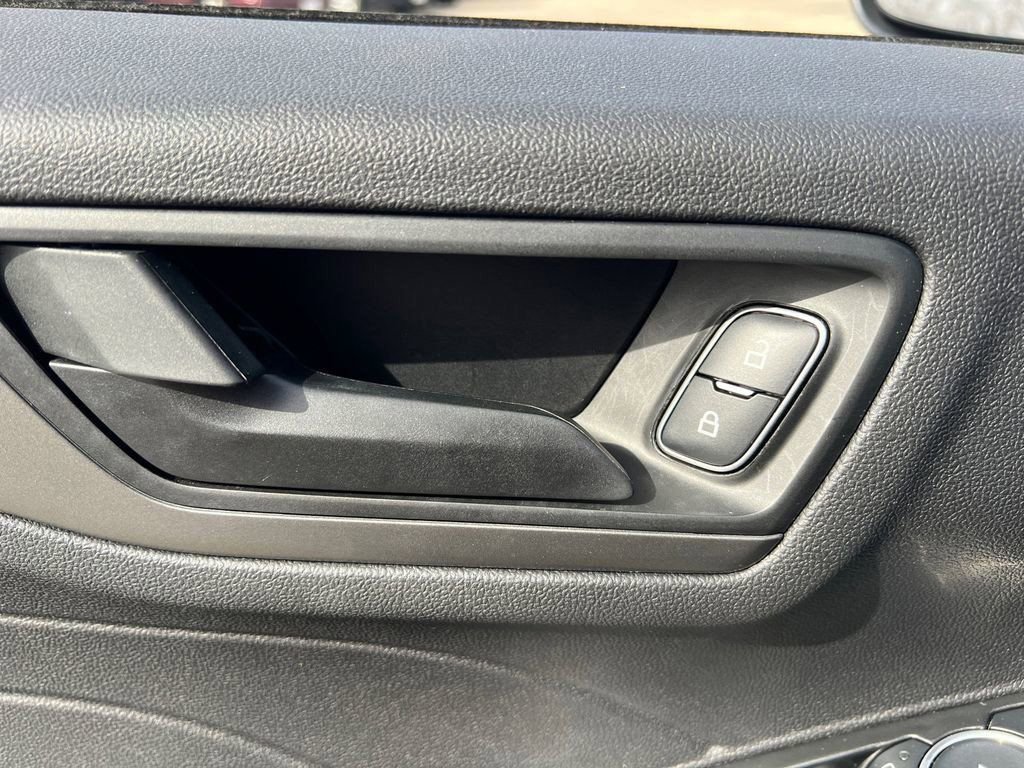 Used 2025 Ford Escape Active AWD/4WD image 12