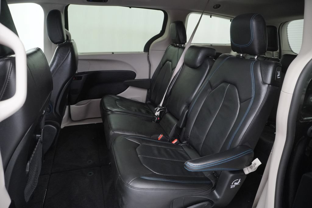 Certified 2021 Chrysler Pacifica Touring-L FWD image 18