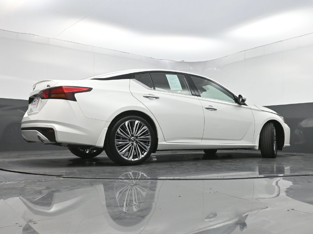 Used 2024 Nissan Altima 2.5 SL FWD image 31