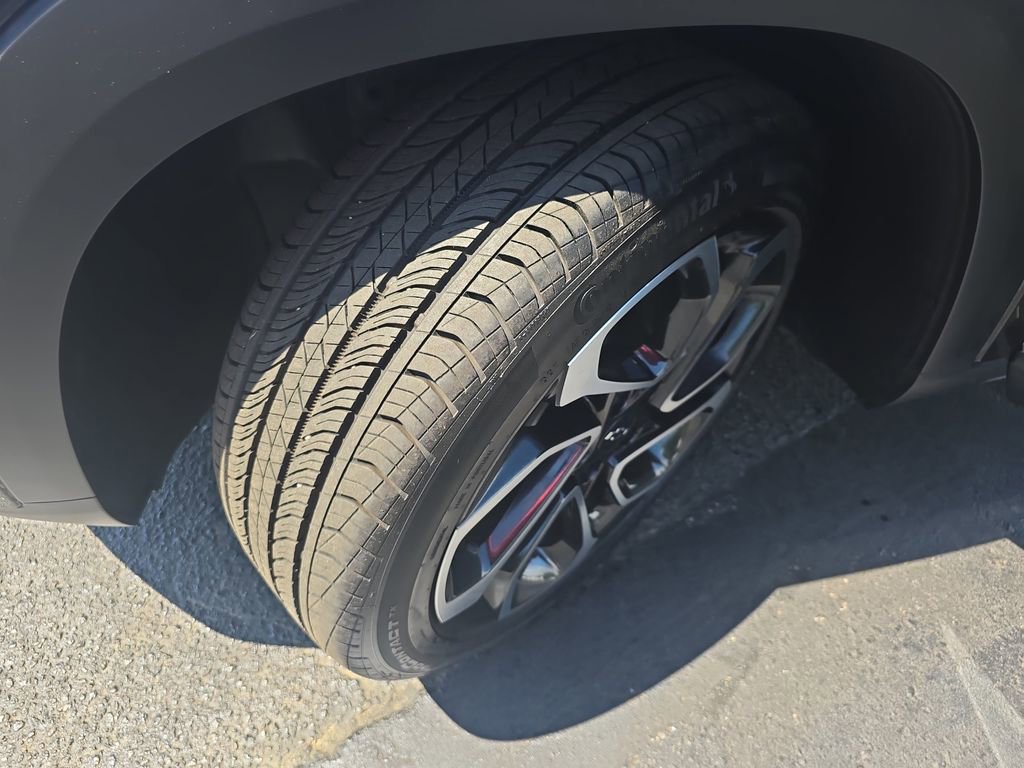 Used 2025 Chevrolet Trax RS w/ Sunroof Package image 34